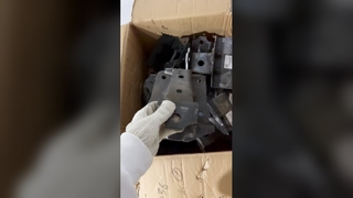 8-97042245-0 8-98243605-0 Przedni tylny wspornik sprężyny Pasuje do ISUZU NPR 700P