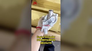 Pokrywa chłodnicy oleju ME014779 dla MITSUBISHI Canter 4D31 4D32