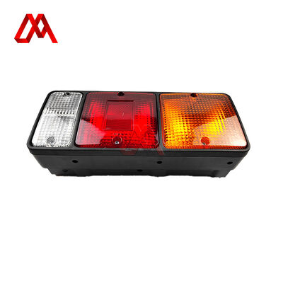 IZUMI Truck Spares Parts MK485640 Rear Light Assembly For Mitsubishi Fuso Canter FE184D FE185E 